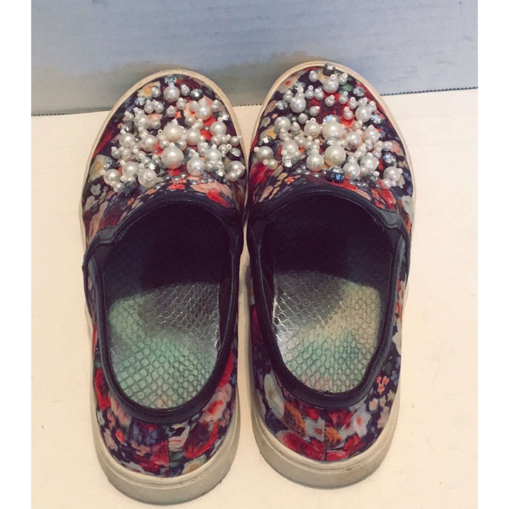 ❣️▪️SOLD▪️❣️GIANNI BINI Gil’s Slip On Sneakers Floral  13 - Picture 5 of 10